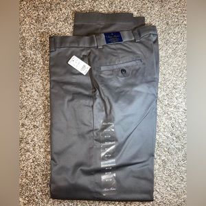 NEW Brooks Brothers Lightweight Advantage Chino Wrinkle Free Stretch (Clark Fit)